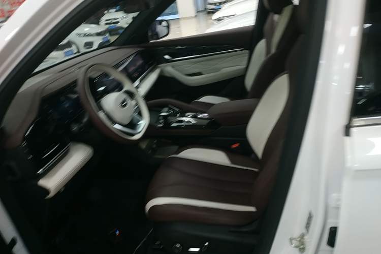 Used Geely Auto Monjaro L 2024 2.0TD High-Power Automatic Two-Wheel Drive Yunqi Version