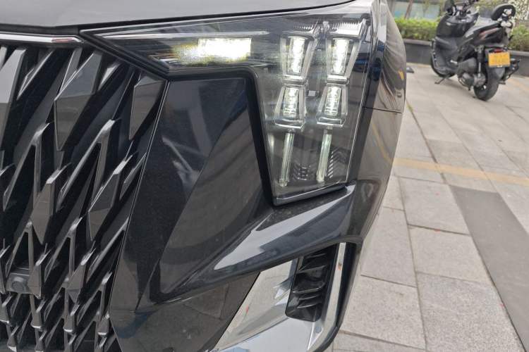 Used GAC Trumpchi GS8 2024 Dual-Motor Series 2.0TM Two-Wheel Drive Premium Edition
