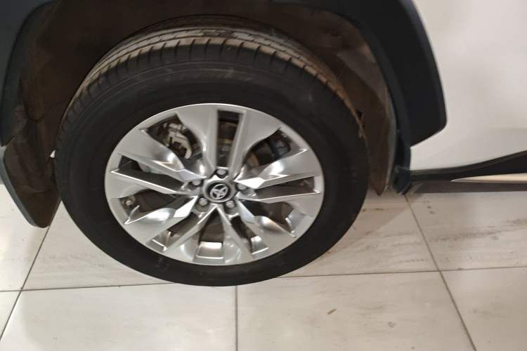 Used Toyota Wildlander 2022 Dual-Motor 2.5L E-CVT 4x4 Luxury PLUS Edition
