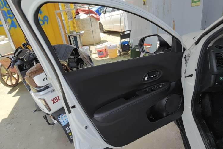 Used Honda Vezel 2017 1.8L CVT Front-Wheel Drive Pioneer Edition
