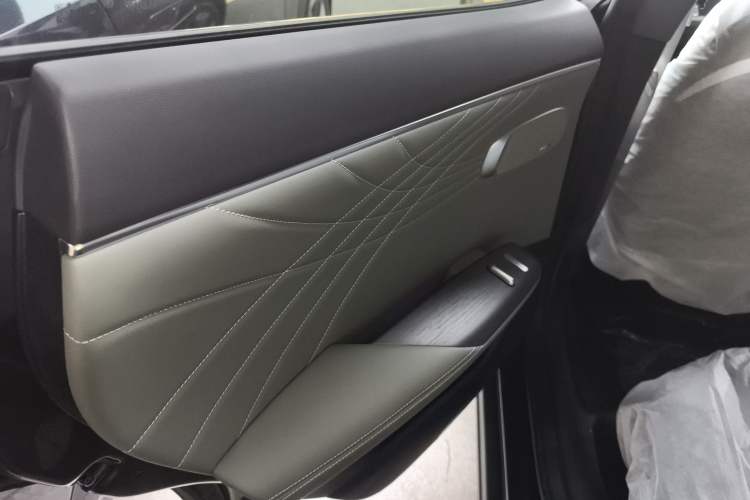 Used  S07 2025 215Max Huawei Qiankun Intelligent Driving ADS SE Range-Extended Version
