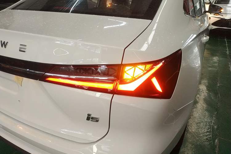 Used Roewe i5 2023 1.5L CVT Luxury Edition
