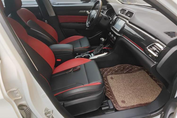 Used Haval H2 2017 Blue Label 1.5T Automatic Two-Wheel Drive Luxury Model
