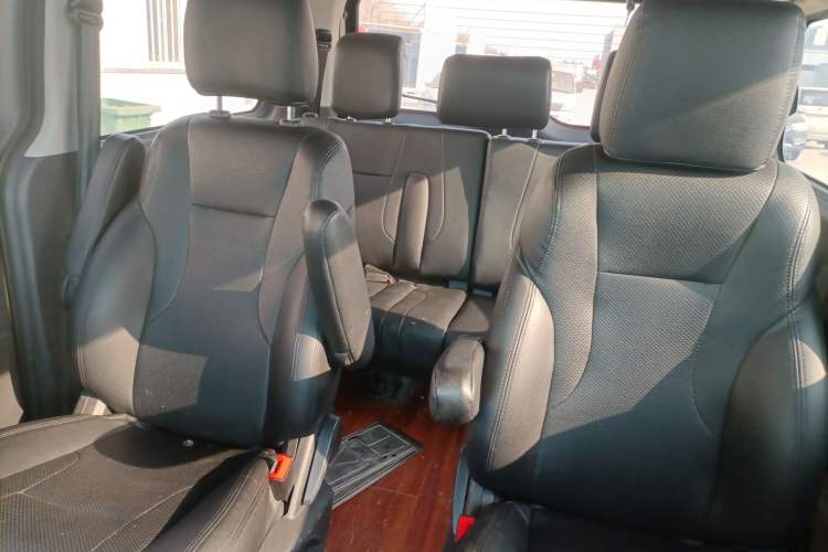 Used  M4 2019 Business Series 2.0L Manual - China VI Standard