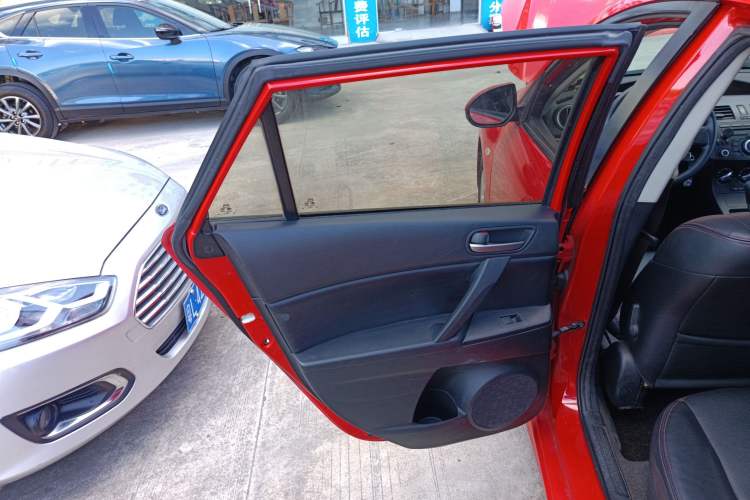 Used Mazda Mazda 3 2013 Hatchback 1.6L Automatic Elite Model