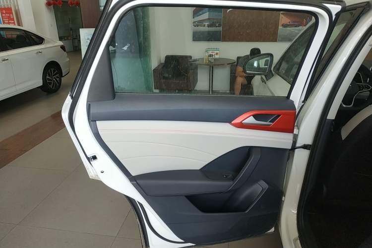 Used Volkswagen Tharu 2023 300TSI Two-Wheel-Drive Moon Luxury Edition
