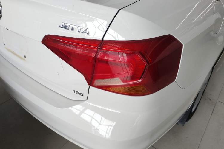 Used Volkswagen Jetta 2017 1.5L Manual Fashion Edition
