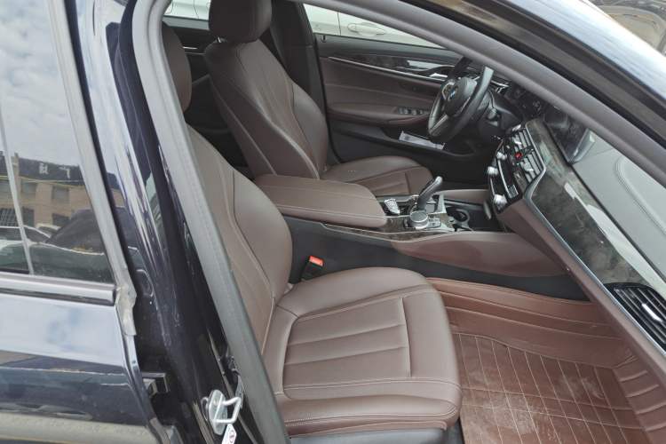 Used BMW 5 Series 2019 525Li M Sport Package