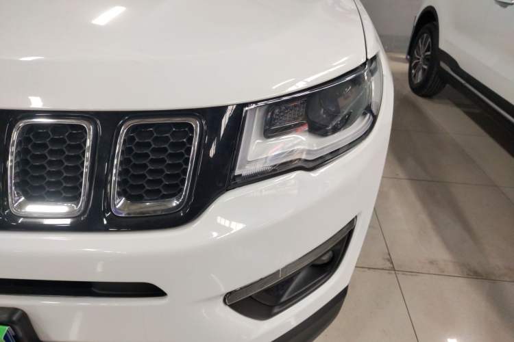 Used  Compass 2019 220T Automatic Enjoyment Version
