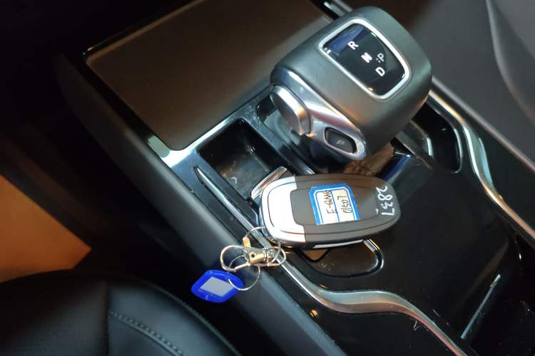 Used Hongqi E-QM5 2021 Online Booking Charging Basic Edition 5 Seats
