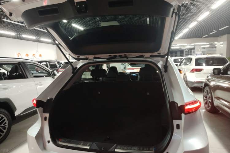 Used Toyota Venza 2023 2.0L CVT Two-Wheel Drive Luxury Edition
