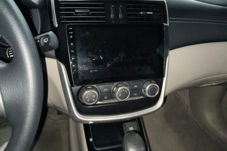 Used Nissan Tiida 2016 1.6L CVT Joyride Edition
