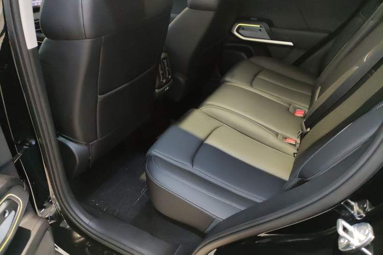 Used  Titanium 3 2025 501 km All-Wheel Drive Intelligent Driving Max Edition
