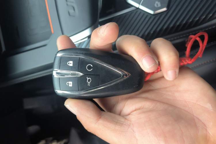 Used Changan UNI-K iDD 2022 Blue Whale iDD 130km 1.5T Prestige Model
