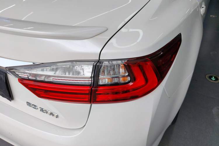 Used Lexus ES 2015 200 Comfort Edition
