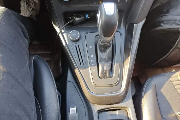 Used Ford Focus 2018 Hatchback Classic 1.6L Automatic Trendy SmartDrive Edition
