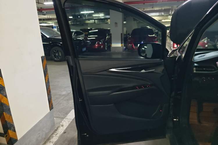 Used SAIC MAXUS EUNIQ 5 2020 1.3T PLUG-IN Luxury Edition
