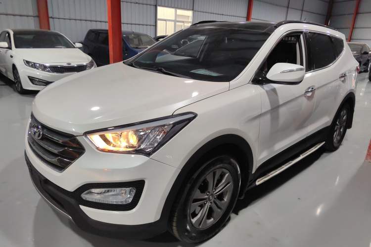 Used Hyundai Santa Fe 2013 2.4L Automatic Two-Wheel Drive Smart Version
