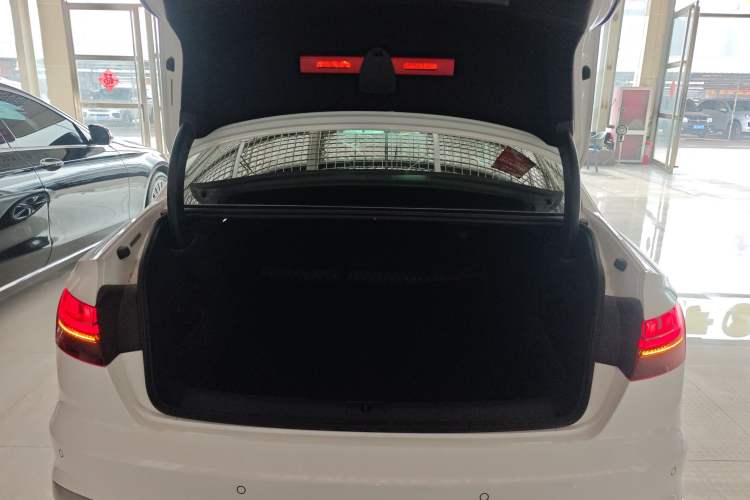 Used Audi A4L 2022 40 TFSI Luxury Dynamic Model