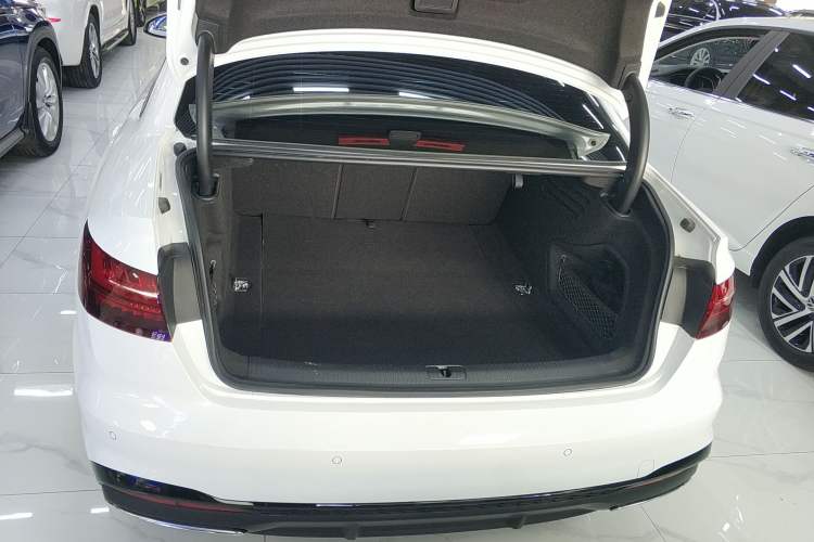 Used Audi A4L 2025 2 Million Units Enjoyment Version 40 TFSI Luxury Dynamic Edition
