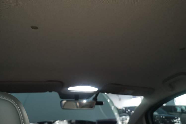 Used Geometry E Firefly 2024 401 km Fluorescent
