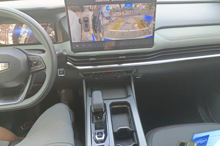 Used Geely Auto Haoyue L 2024 2.0T DCT Prestige Version
