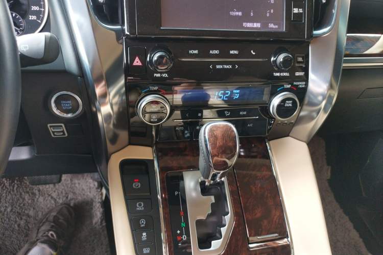 Used Toyota Alphard 2018 Revised Version 3.5L Luxury Edition
