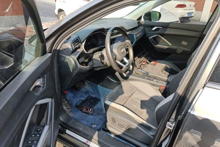 Used Audi Q3 2022 35 TFSI Fashion Dynamic Model