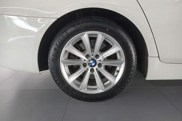 Used BMW 5 Series 2014 520i Elegant Edition
