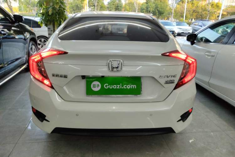 Used Honda Civic 2021 HATCHBACK 220TURBO CVT New Trendsetter
