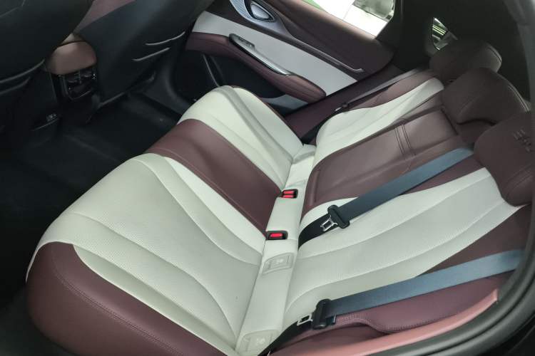 Used BYD Seal 2023 DM-i 1.5L 121km Prestige Model