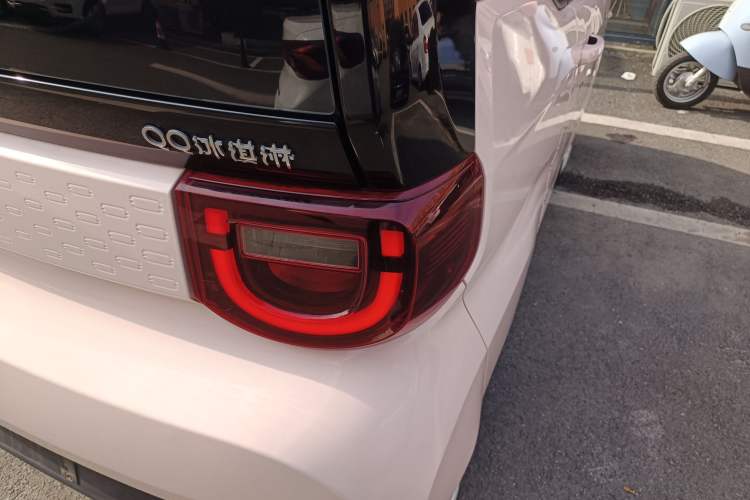 Used Chery QQ Ice Cream 2022 170km Sundae Phosphate Lithium-Ion