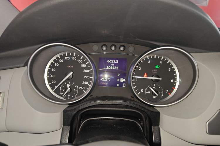 Used Mercedes-Benz R-Class 2014 R 320 4MATIC Business Model