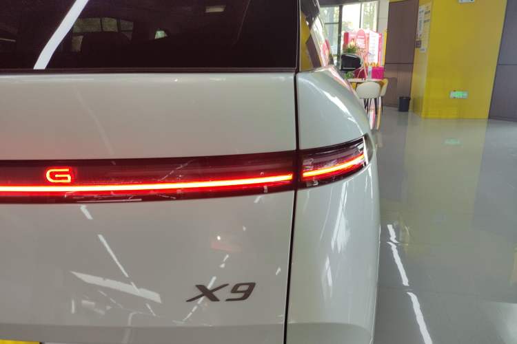 Used XPeng X9 2025 740 Ultra-Long Range Max
