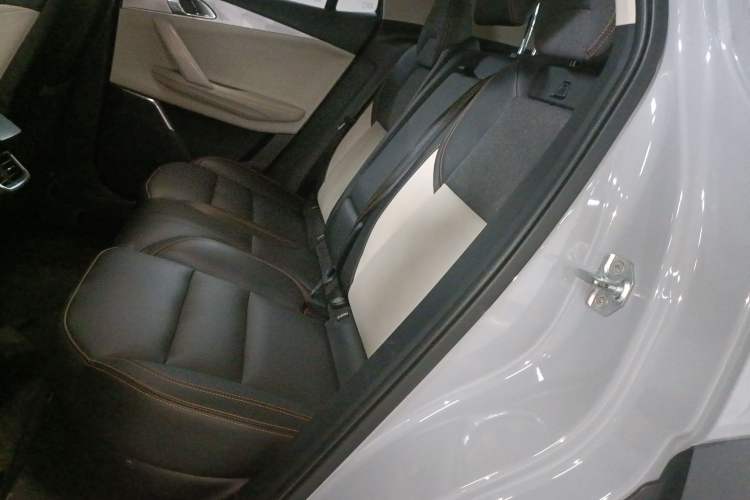 Used Lynk & Co 06 EM-P 2023 1.5T Remix PHEV Pro