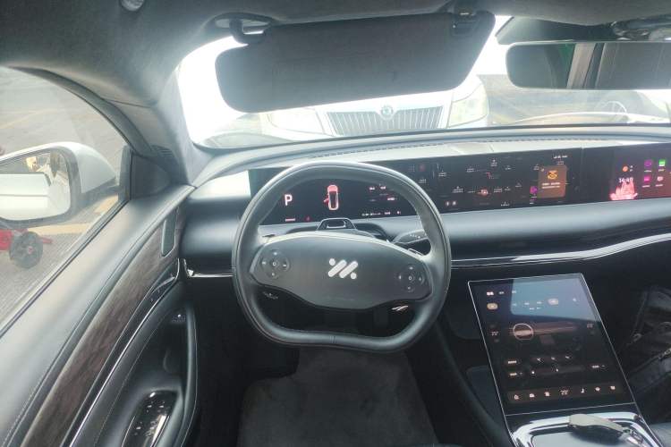 Used  L7 2022 Dynamic Model
