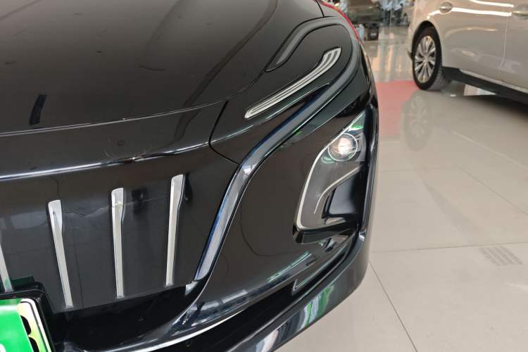 Used Hongqi E-QM5 2022 431 km Charge & Enjoy Edition
