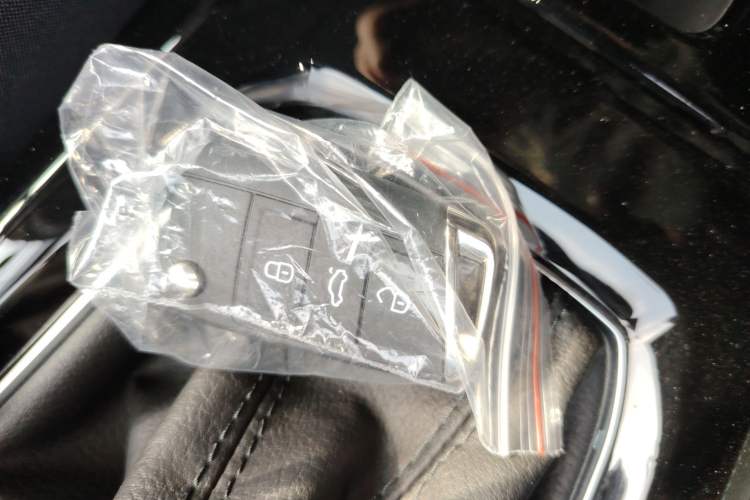 Used Volkswagen Tharu 2025 NewRui 300TSI Prestige Edition
