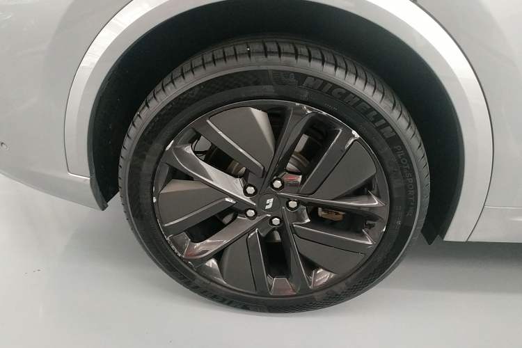 Used Li Auto L9 2022 Max model
