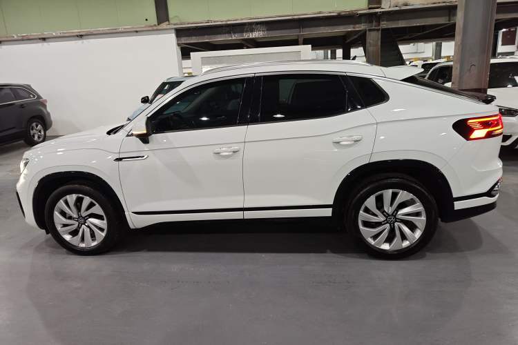 Used Volkswagen Tayron X 2020 330TSI Two-Wheel Drive Luxury Smart Connectivity Version