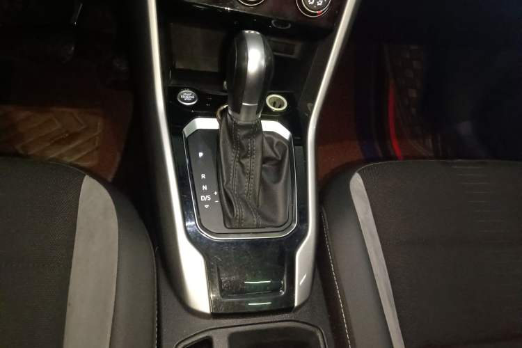 Used Volkswagen T-ROC 2022 280TSI DSG Two-Wheel Drive Elite PLUS
