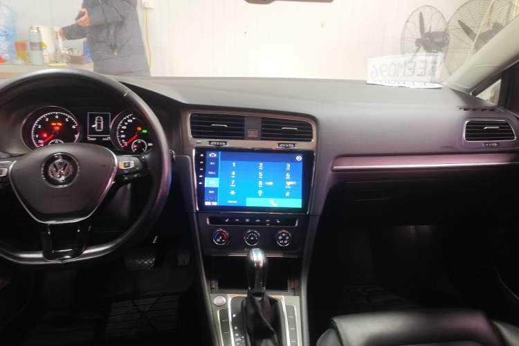 Used Volkswagen Golf 2016 230TSI Automatic Luxury Version
