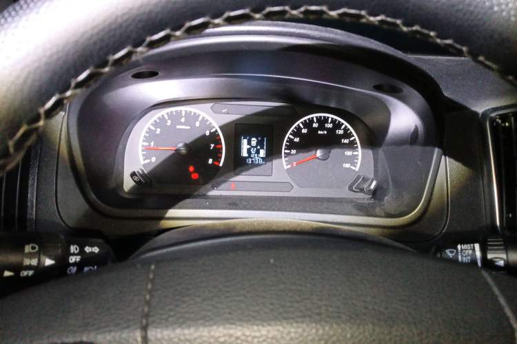 Used FORTHING Lingzhi PLUS 2022 Travel Edition 2.0L Manual Comfort Version 7 Seats