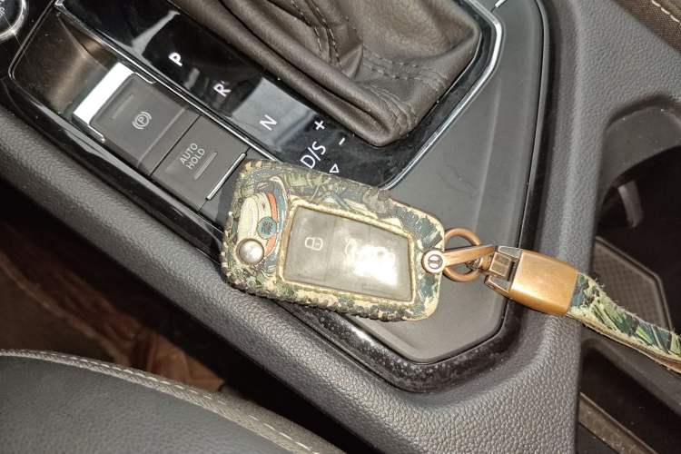 Used Volkswagen Tiguan L 2021 330TSI Automatic Two-Wheel Drive Smart Edition
