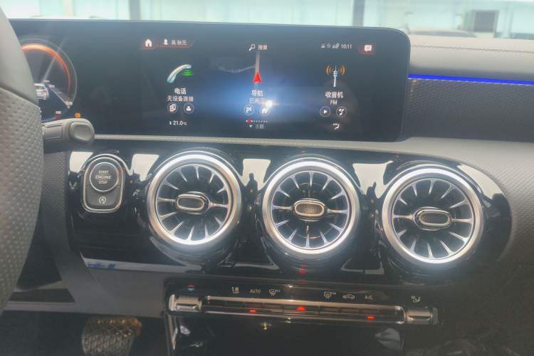 Used Mercedes-Benz A-Class 2022 Restyled A 200 L Sport Sedan Fashion Version
