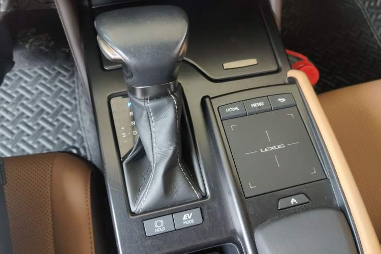 Used Lexus ES 2020 300h Premier Edition
