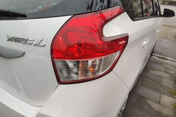 Used Toyota YARiS L 2015 1.5E Automatic Charm Edition