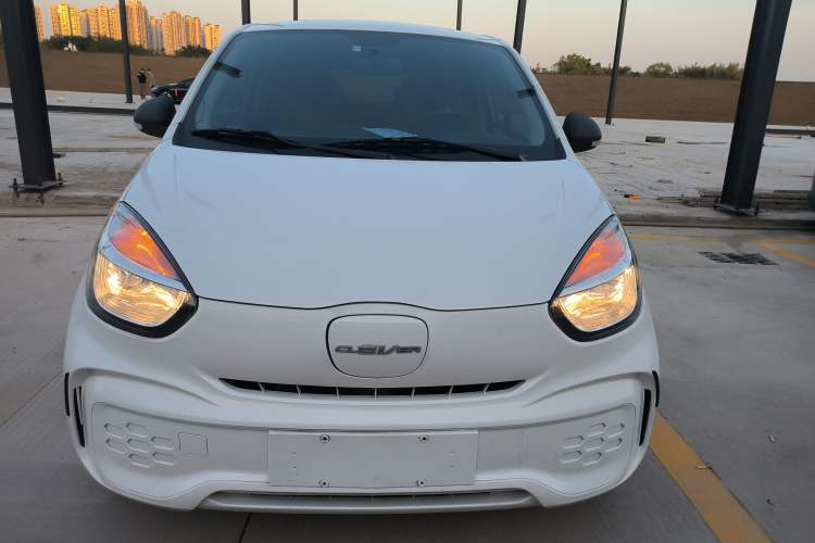 Used Roewe Clever 2021 302 km New Four-Seater Super-Efficient Version
