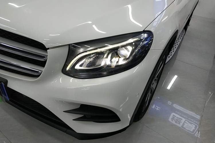 Used Mercedes-Benz GLC 2017 GLC 260 4MATIC Luxury Model
