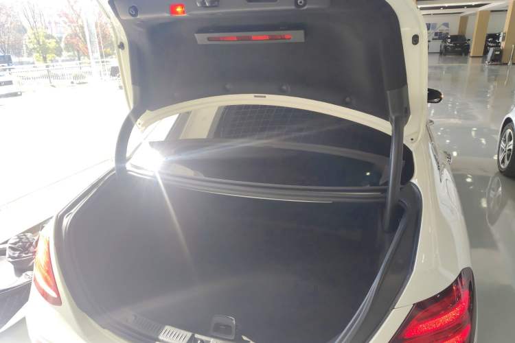 Used Mercedes-Benz E-Class 2018 Facelift E 200 L Sport Edition
